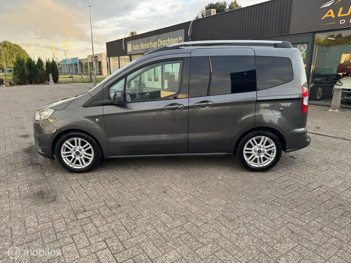 Ford Compact 1.0 Titanium Navi Camera cruise clima 62499 km Ford Tourneo Connect Compact 1.0 Titanium Navi Camera cruise clima 62499 km