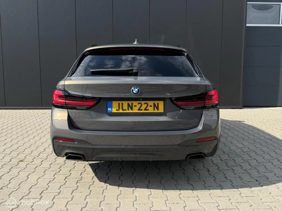 530e Touring M-pakket/Laser/Trekhaak/headup/Alvit Grau