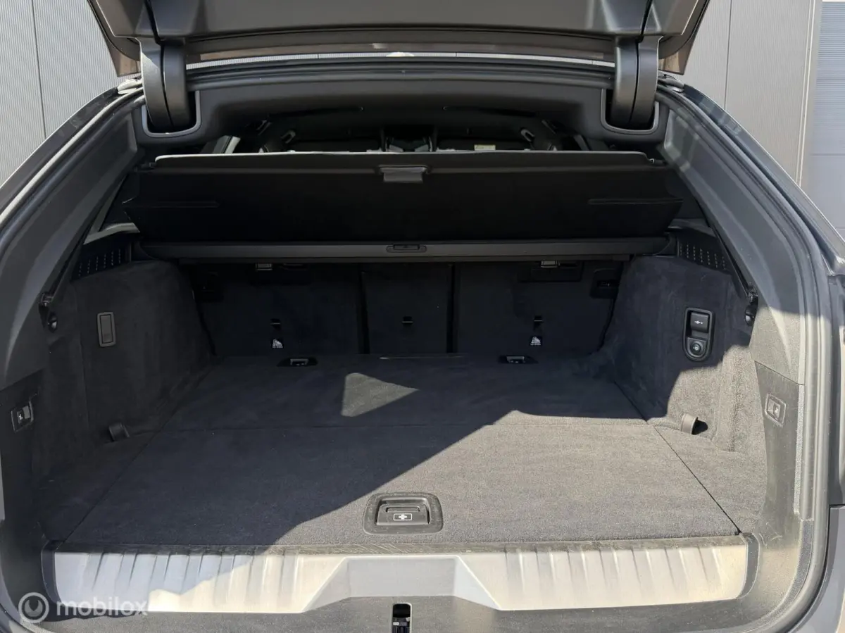 530e Touring M-pakket/Laser/Trekhaak/headup/Alvit Grau