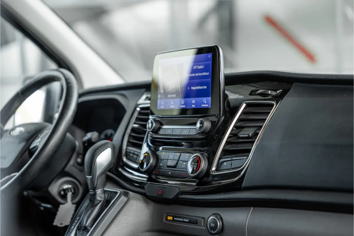 320 2.0 TDCI L2H1 Limited | ACC | L+R Schuifdeur | CarPlay | Navigatie | Camera | Trekhaak | Stoelverwarming | Nieuwe APK | DAB