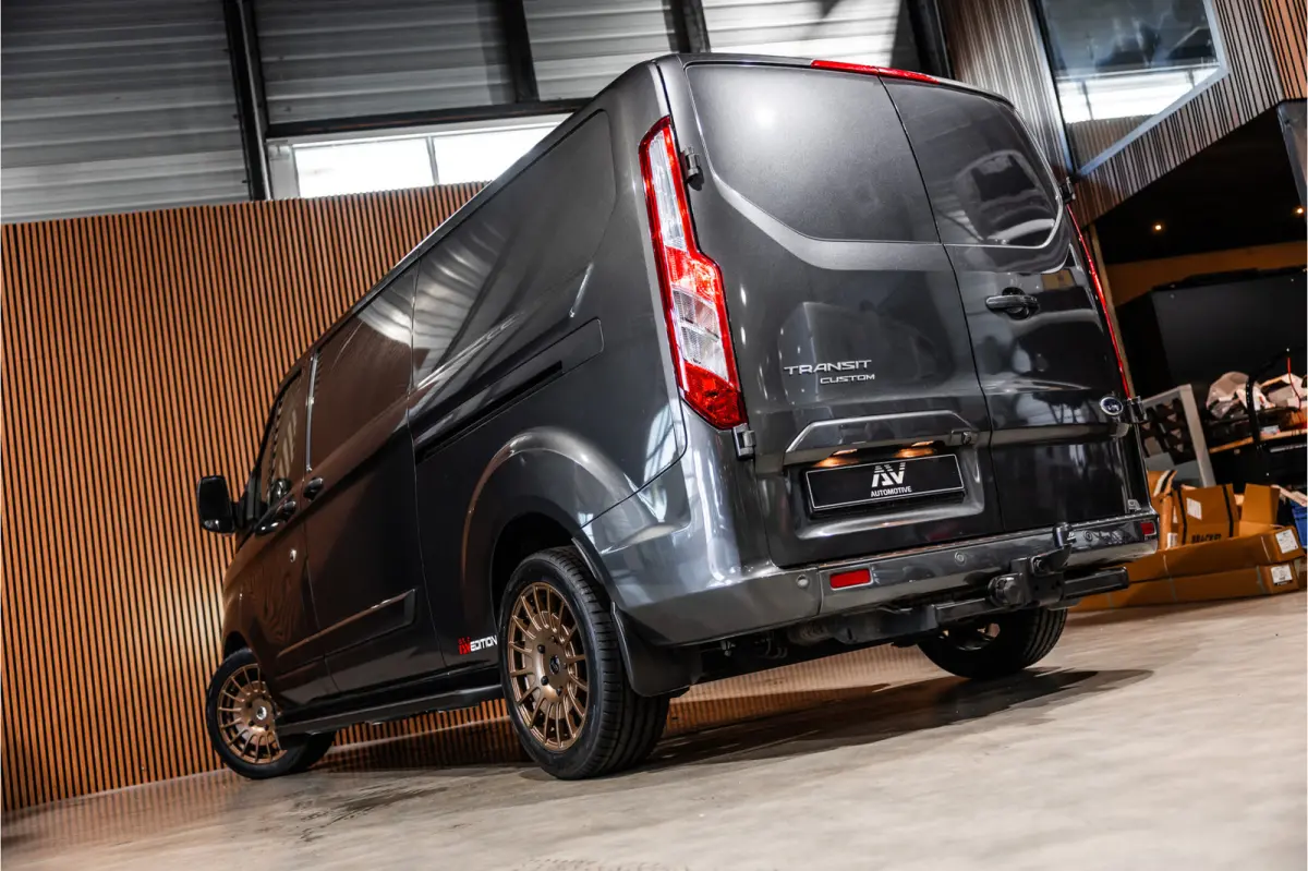 320 2.0 TDCI L2H1 Limited | ACC | L+R Schuifdeur | CarPlay | Navigatie | Camera | Trekhaak | Stoelverwarming | Nieuwe APK | DAB
