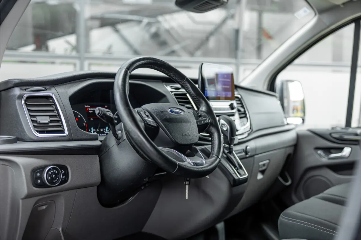 320 2.0 TDCI L2H1 Limited | ACC | L+R Schuifdeur | CarPlay | Navigatie | Camera | Trekhaak | Stoelverwarming | Nieuwe APK | DAB