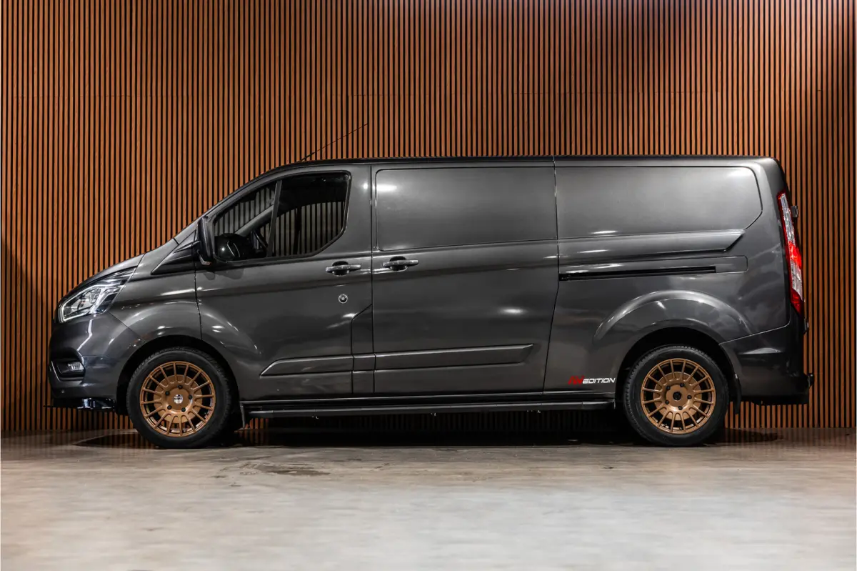 320 2.0 TDCI L2H1 Limited | ACC | L+R Schuifdeur | CarPlay | Navigatie | Camera | Trekhaak | Stoelverwarming | Nieuwe APK | DAB