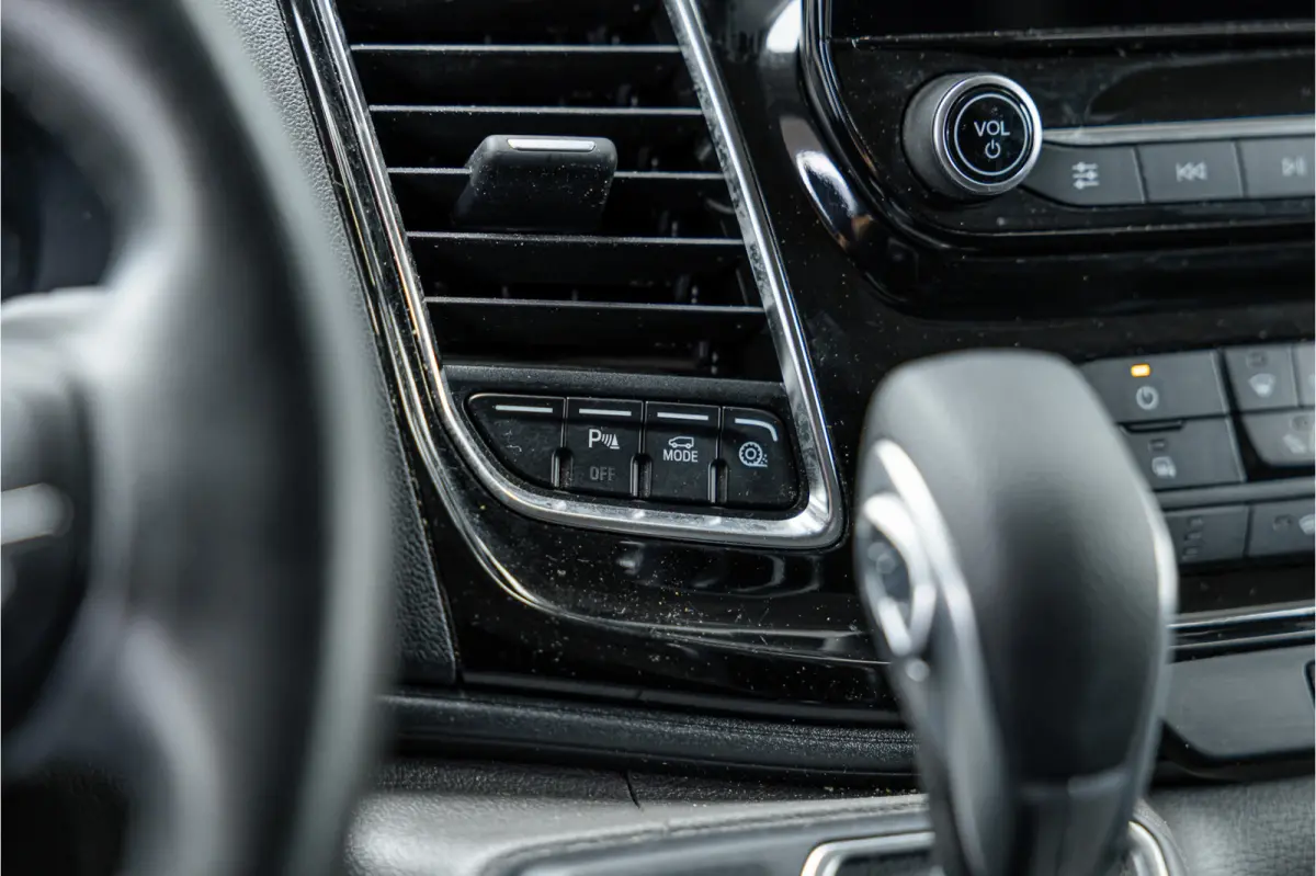 320 2.0 TDCI L2H1 Limited | ACC | L+R Schuifdeur | CarPlay | Navigatie | Camera | Trekhaak | Stoelverwarming | Nieuwe APK | DAB
