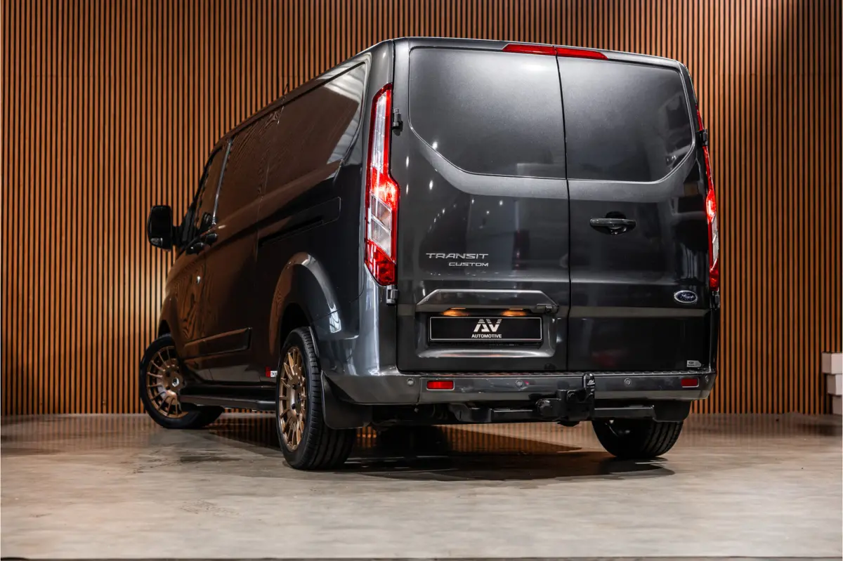 320 2.0 TDCI L2H1 Limited | ACC | L+R Schuifdeur | CarPlay | Navigatie | Camera | Trekhaak | Stoelverwarming | Nieuwe APK | DAB