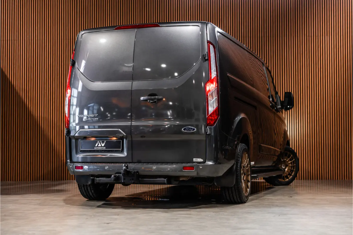 320 2.0 TDCI L2H1 Limited | ACC | L+R Schuifdeur | CarPlay | Navigatie | Camera | Trekhaak | Stoelverwarming | Nieuwe APK | DAB