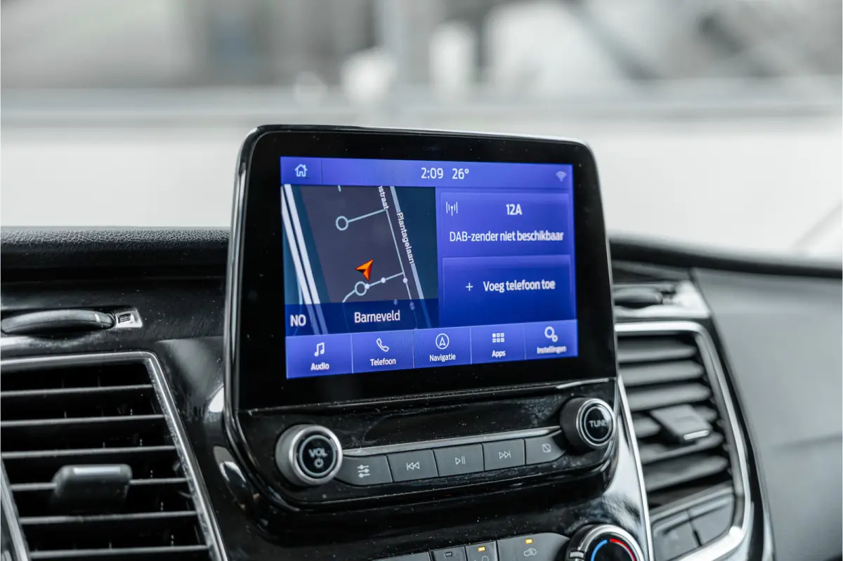 320 2.0 TDCI L2H1 Limited | ACC | L+R Schuifdeur | CarPlay | Navigatie | Camera | Trekhaak | Stoelverwarming | Nieuwe APK | DAB
