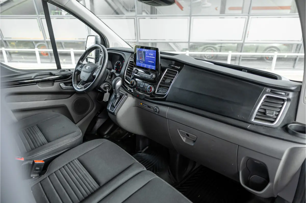 320 2.0 TDCI L2H1 Limited | ACC | L+R Schuifdeur | CarPlay | Navigatie | Camera | Trekhaak | Stoelverwarming | Nieuwe APK | DAB
