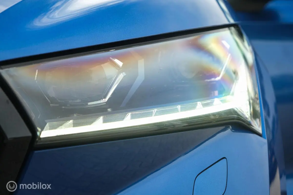 80 Sportline | Chrystal lights and face | ACC | Elec. Trekhaak | Racing Blue | 90% SOH | Camera | Sfeerverlichting | 21 Inch | Memory | CarPlay | Stoel en stuurwielverw.