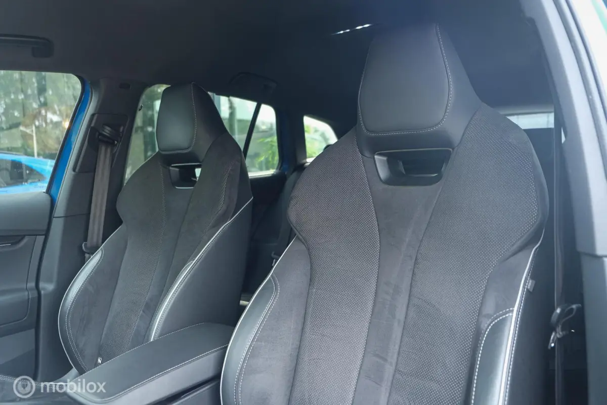 80 Sportline | Chrystal lights and face | ACC | Elec. Trekhaak | Racing Blue | 90% SOH | Camera | Sfeerverlichting | 21 Inch | Memory | CarPlay | Stoel en stuurwielverw.