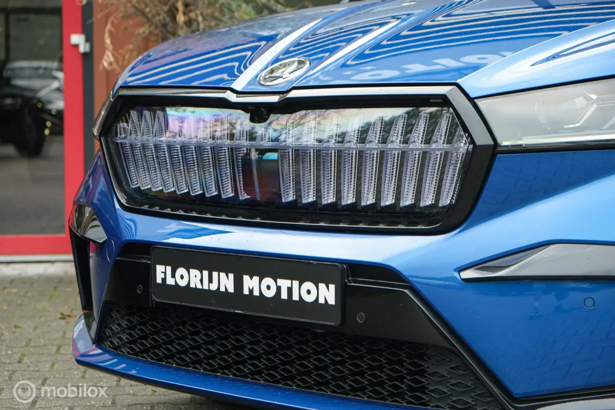 80 Sportline | Chrystal lights and face | ACC | Elec. Trekhaak | Racing Blue | 90% SOH | Camera | Sfeerverlichting | 21 Inch | Memory | CarPlay | Stoel en stuurwielverw.