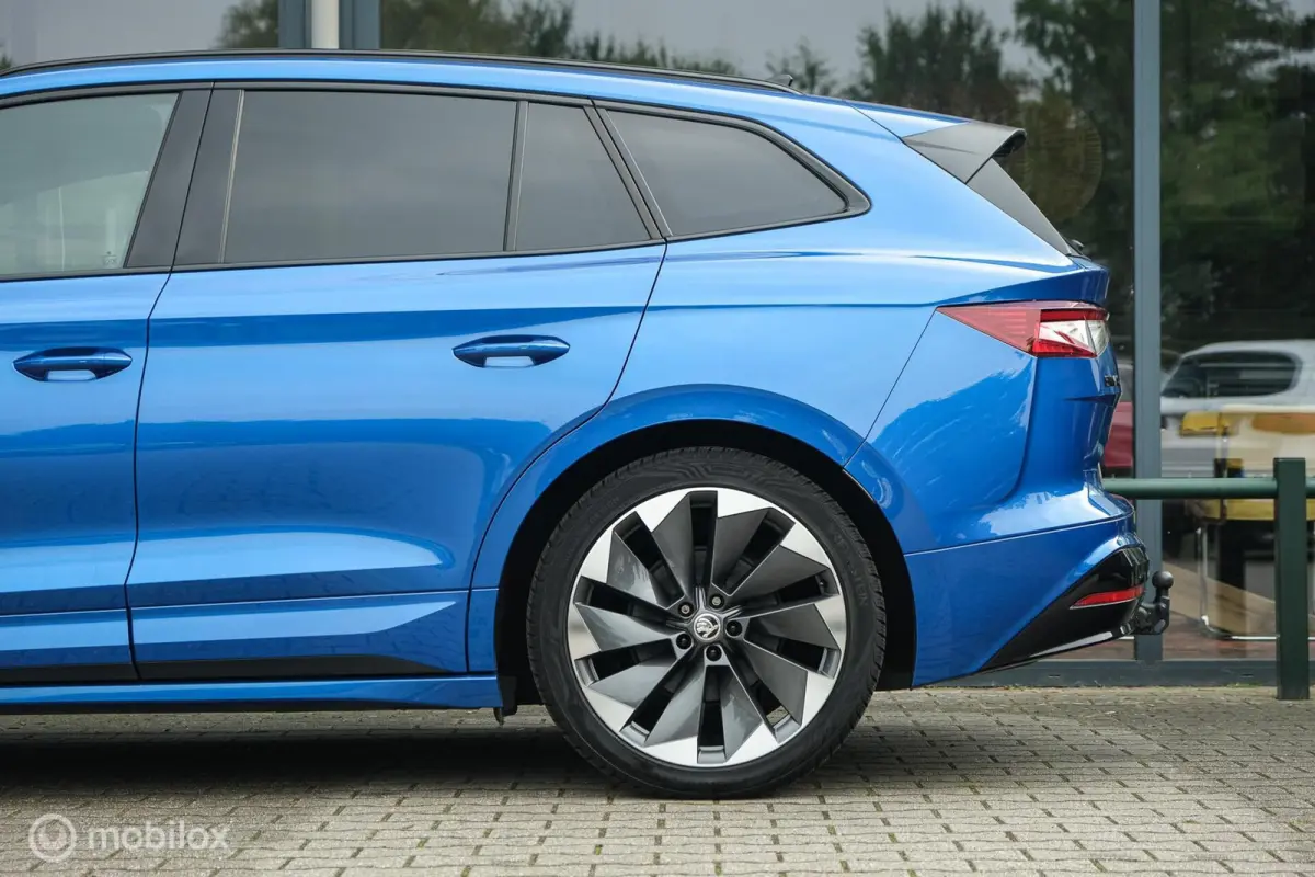 80 Sportline | Chrystal lights and face | ACC | Elec. Trekhaak | Racing Blue | 90% SOH | Camera | Sfeerverlichting | 21 Inch | Memory | CarPlay | Stoel en stuurwielverw.