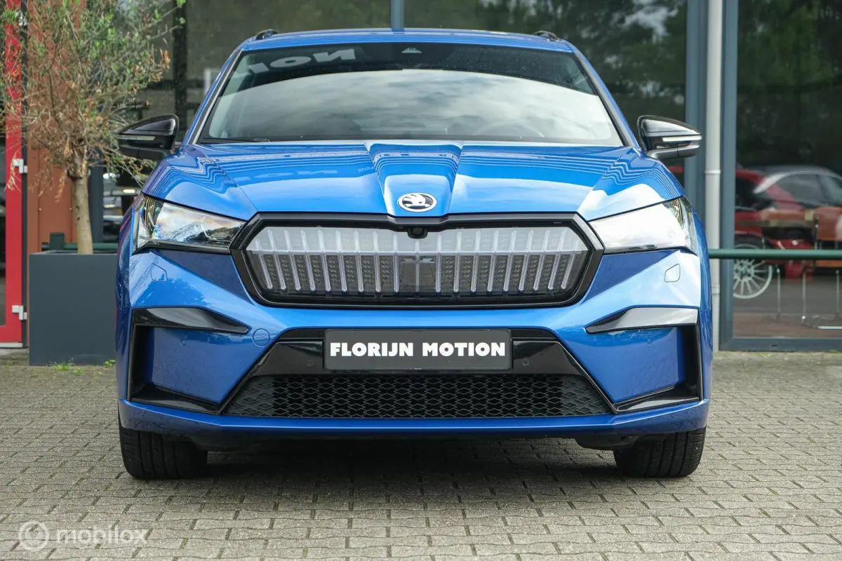 80 Sportline | Chrystal lights and face | ACC | Elec. Trekhaak | Racing Blue | 90% SOH | Camera | Sfeerverlichting | 21 Inch | Memory | CarPlay | Stoel en stuurwielverw.