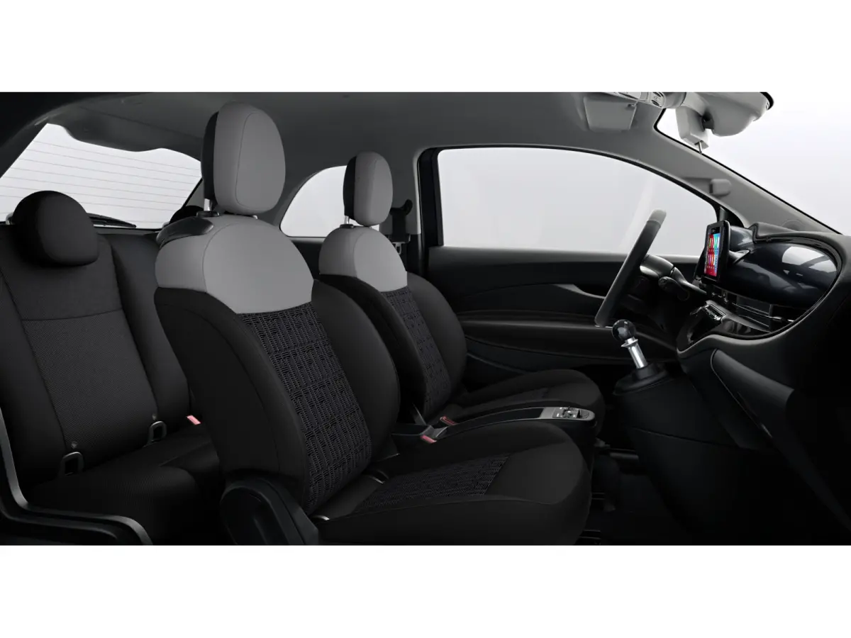 ICON | 10,25" touchscreen radio met Bluetooth, DAB & USB | Automatische airconditioning | Isofix bevestigingspunten op de achterstoelen