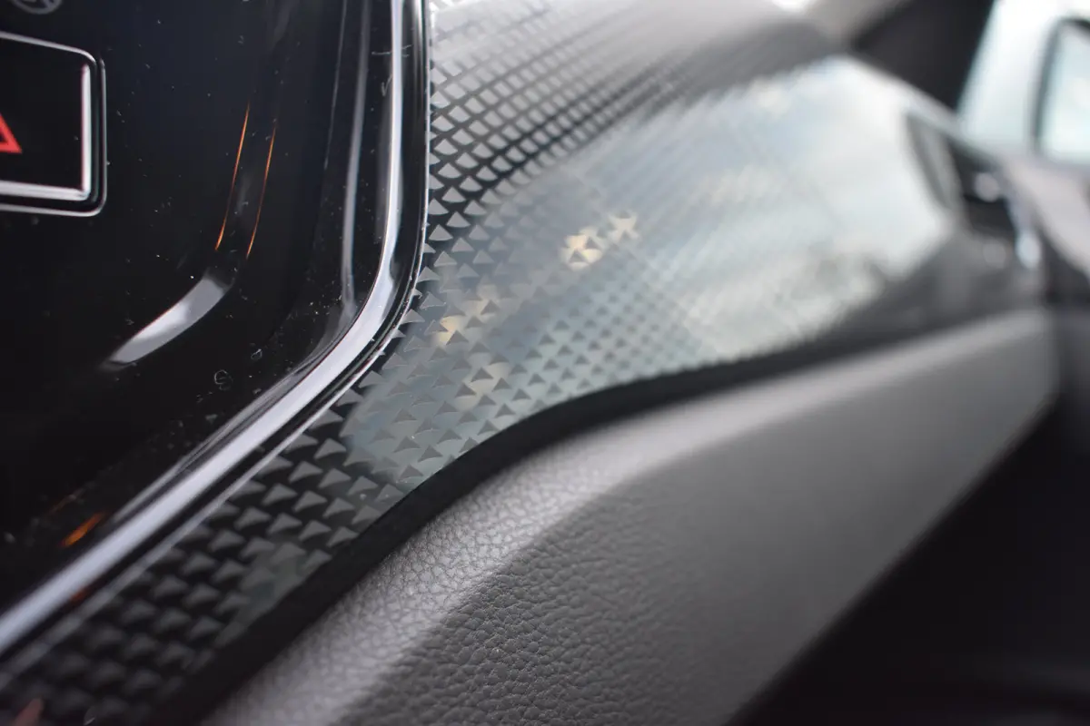Life Edition | 'App-Connect' smartphone integratie | Airconditioning automatisch (Climatronic), 2-zone | Buitenspiegels elektrisch instel- verwarm- en inklapbaar