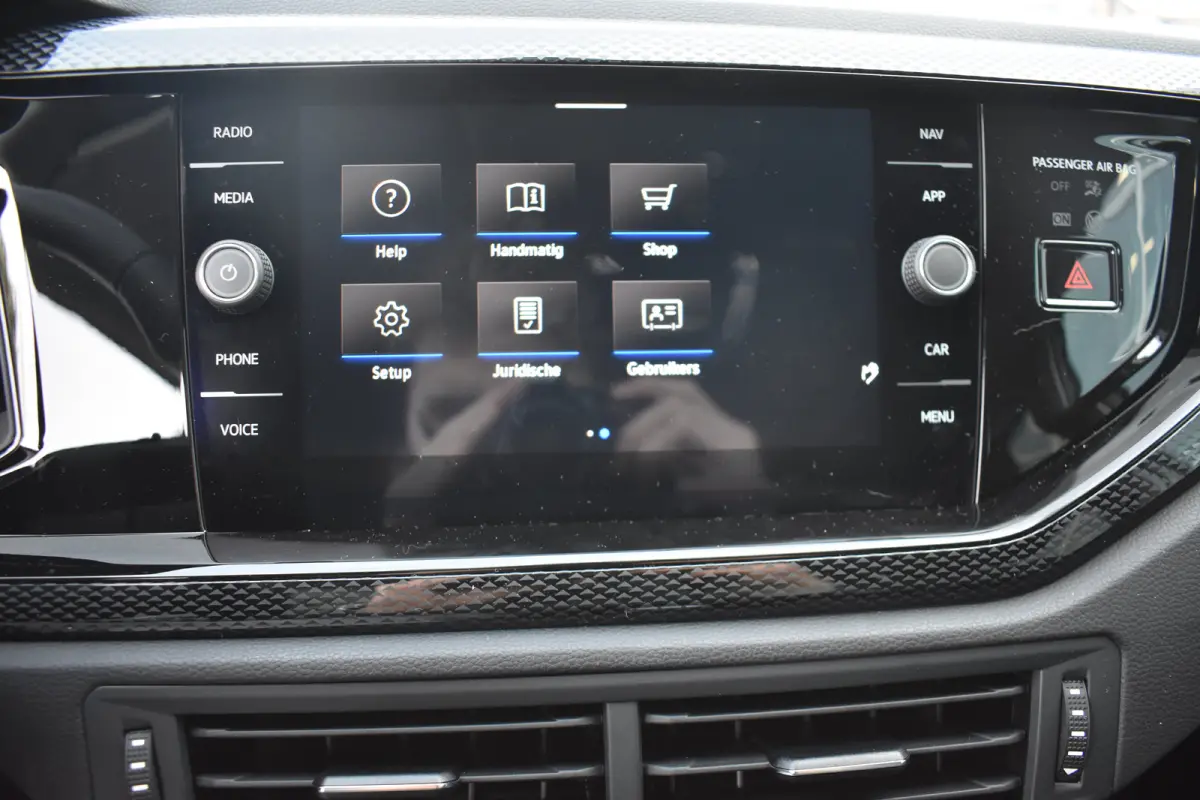 Life Edition | 'App-Connect' smartphone integratie | Airconditioning automatisch (Climatronic), 2-zone | Buitenspiegels elektrisch instel- verwarm- en inklapbaar