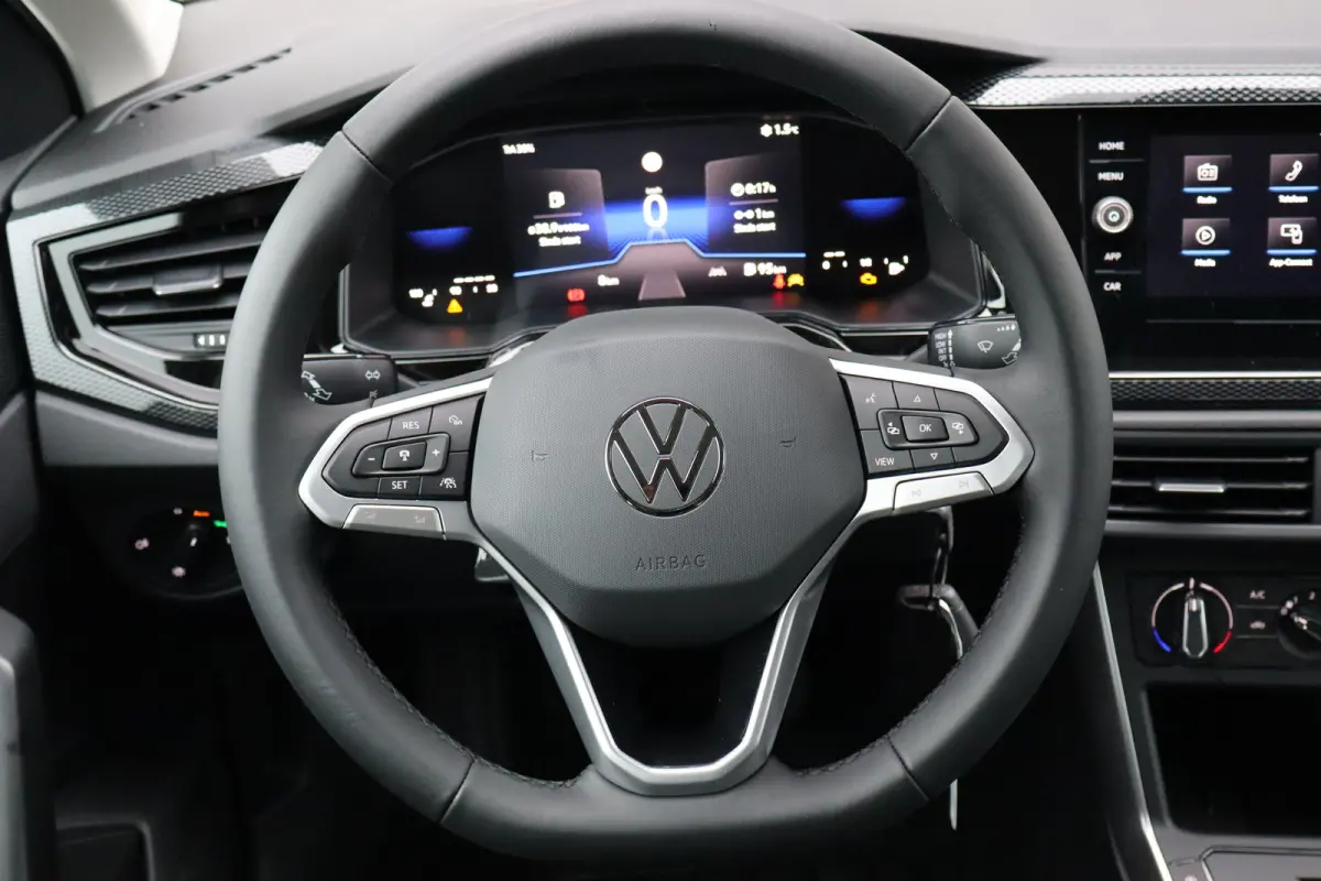 Life Edition | 'App-Connect' smartphone integratie | Airconditioning automatisch (Climatronic), 2-zone | Buitenspiegels elektrisch instel- verwarm- en inklapbaar