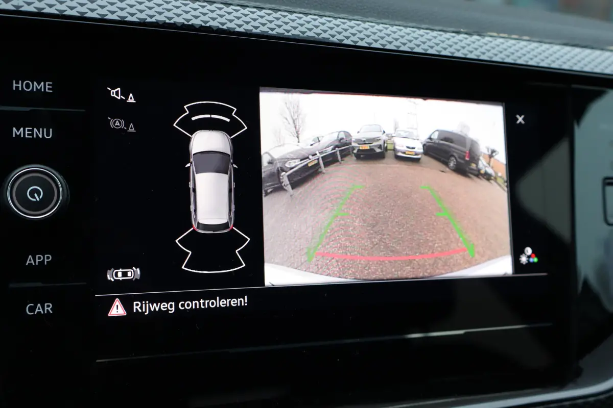 Life Edition | 'App-Connect' smartphone integratie | Airconditioning automatisch (Climatronic), 2-zone | Buitenspiegels elektrisch instel- verwarm- en inklapbaar