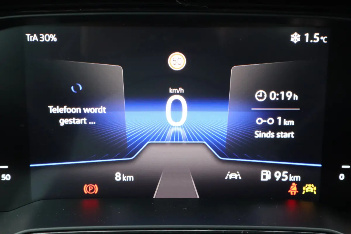 Life Edition | 'App-Connect' smartphone integratie | Airconditioning automatisch (Climatronic), 2-zone | Buitenspiegels elektrisch instel- verwarm- en inklapbaar