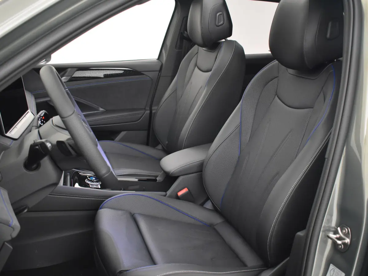 R-Line Edition - eHybrid | 'App-Connect' draadloze smartphone integratie | Automatische afstandsregeling (Adaptive Cruise Control) | Diefstalalarm