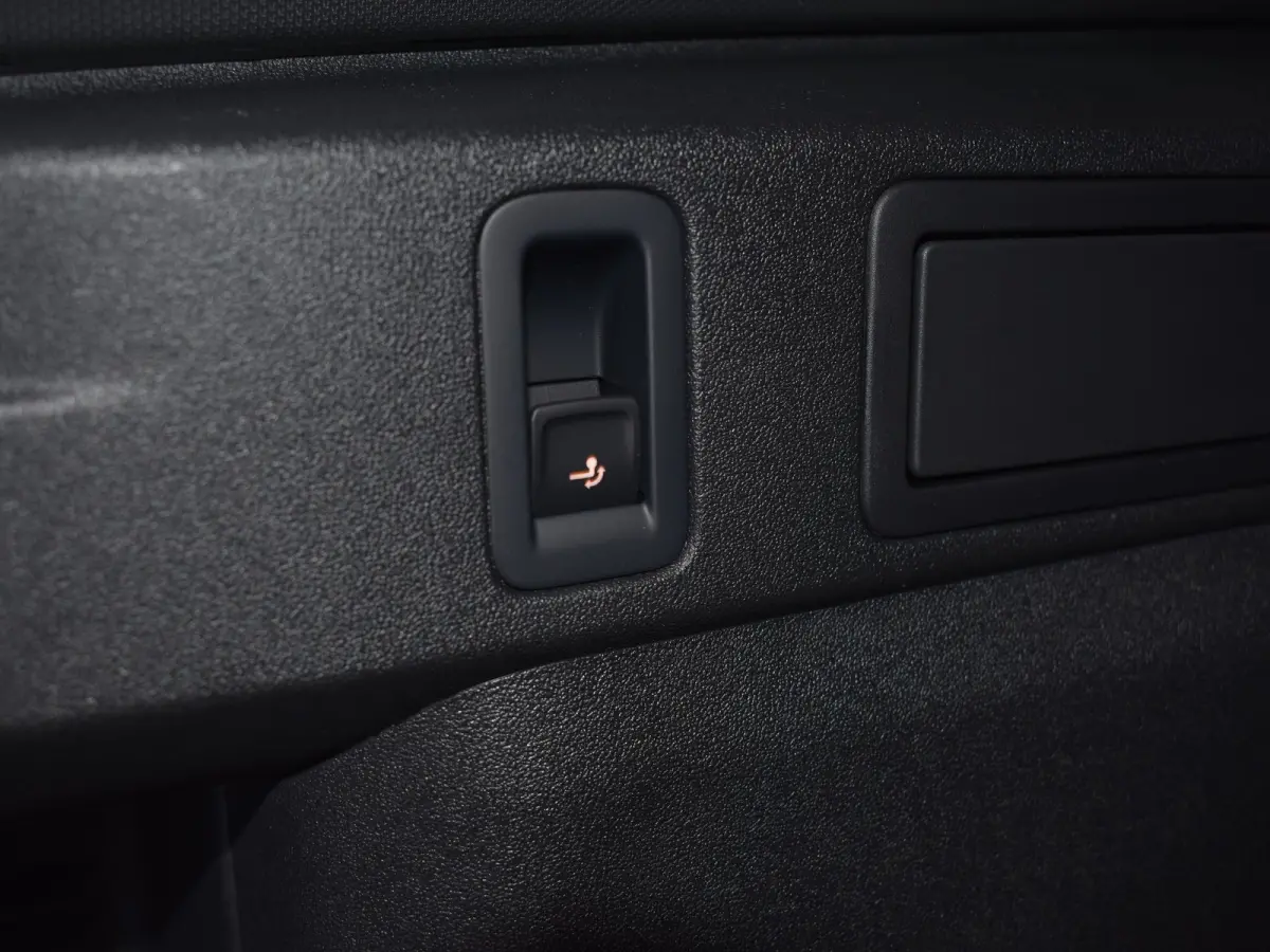 R-Line Edition - eHybrid | 'App-Connect' draadloze smartphone integratie | Automatische afstandsregeling (Adaptive Cruise Control) | Diefstalalarm
