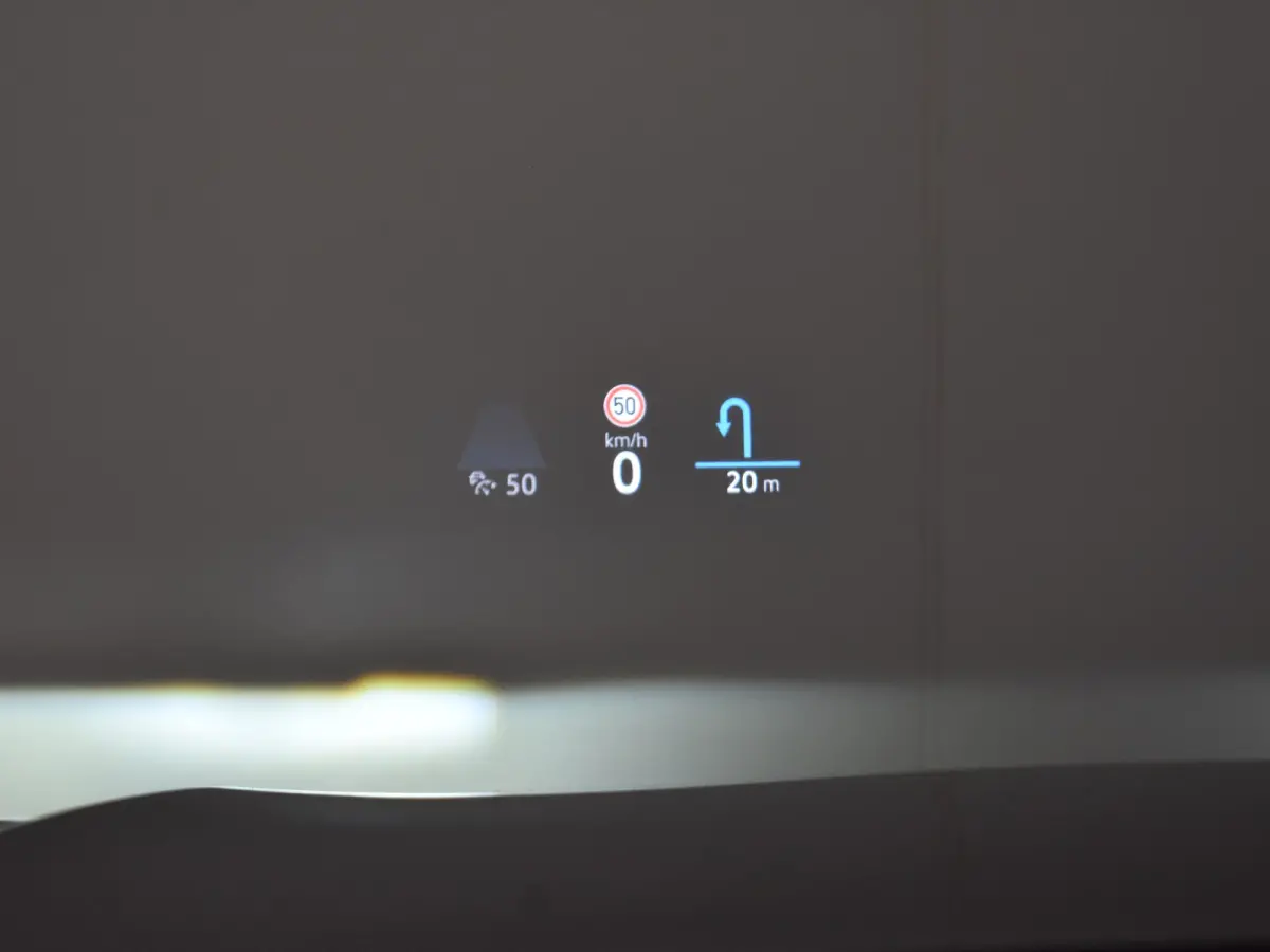 R-Line Edition - eHybrid | 'App-Connect' draadloze smartphone integratie | Automatische afstandsregeling (Adaptive Cruise Control) | Diefstalalarm