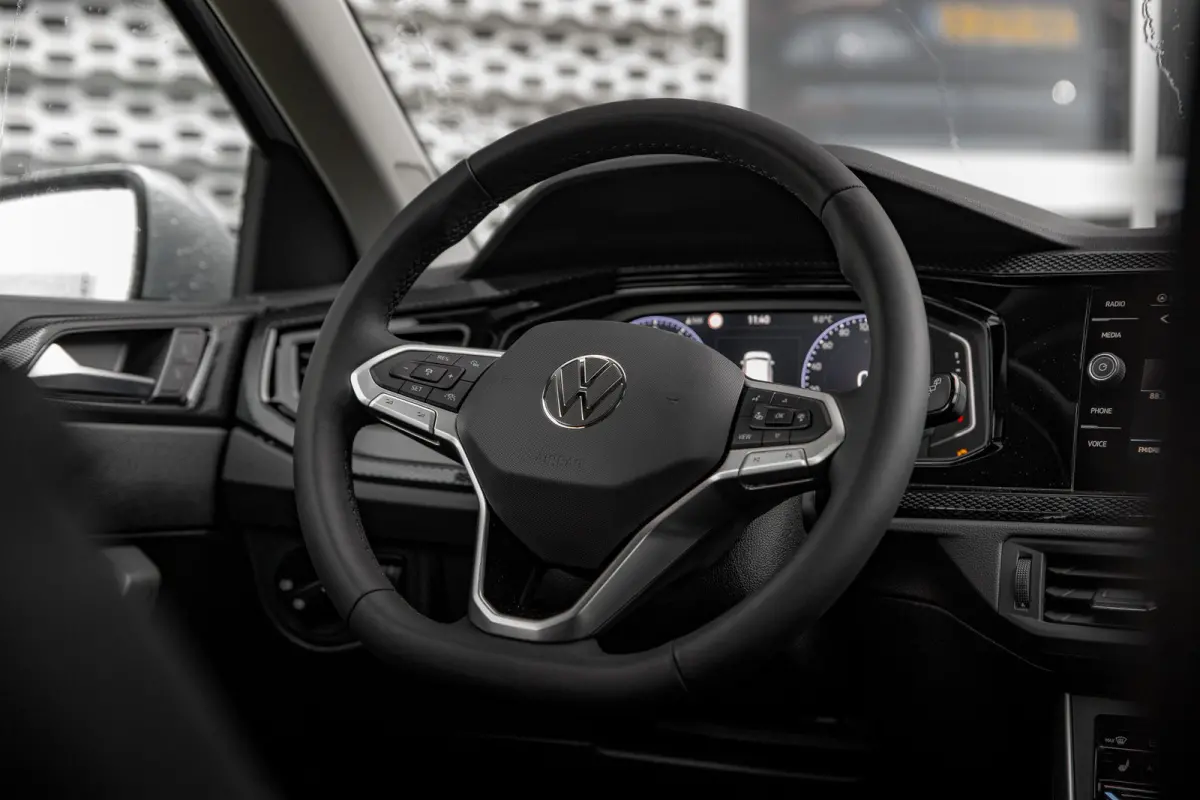 Life Edition | 'App-Connect' smartphone integratie | Airconditioning automatisch (Climatronic), 2-zone | Buitenspiegels elektrisch instel- verwarm- en inklapbaar