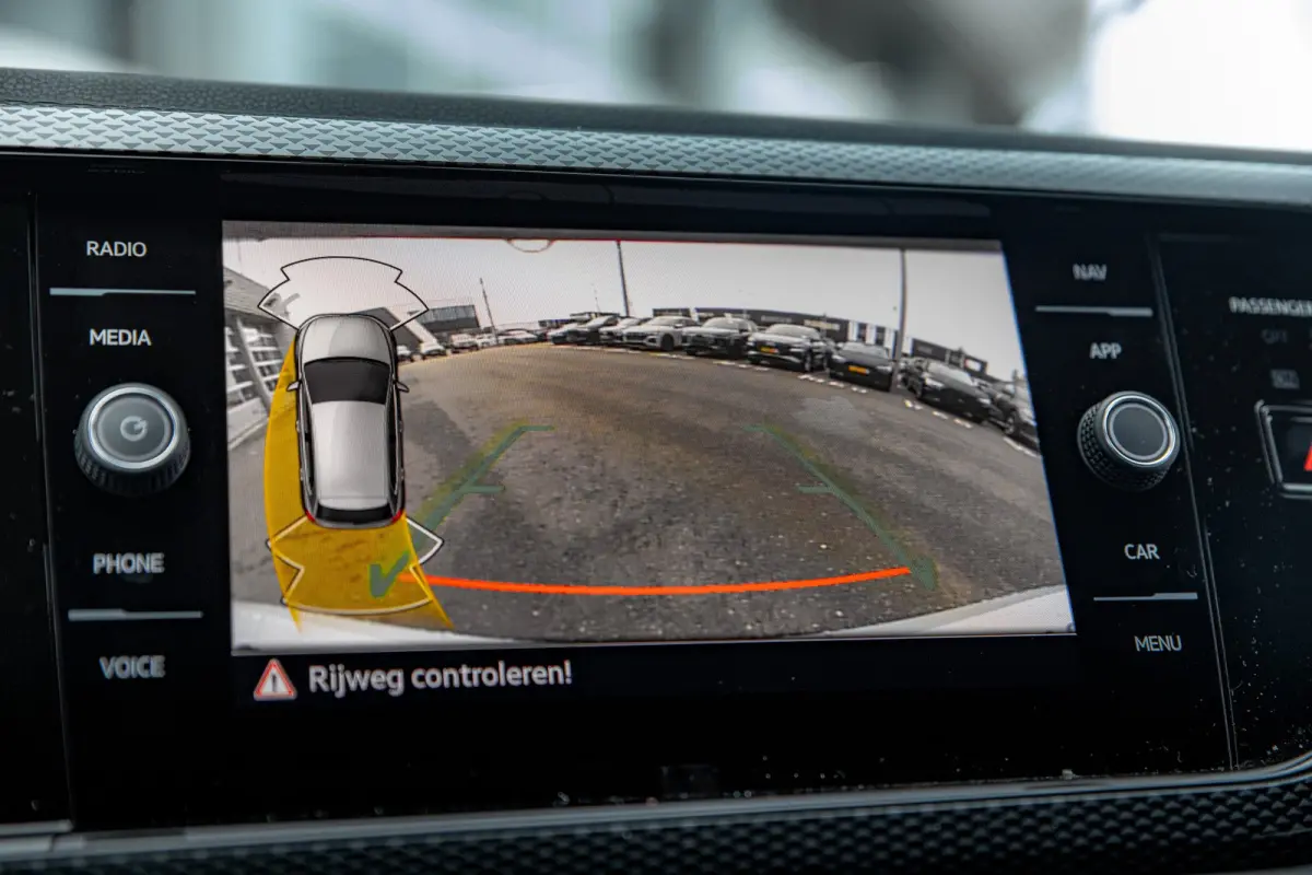 Life Edition | 'App-Connect' smartphone integratie | Airconditioning automatisch (Climatronic), 2-zone | Buitenspiegels elektrisch instel- verwarm- en inklapbaar