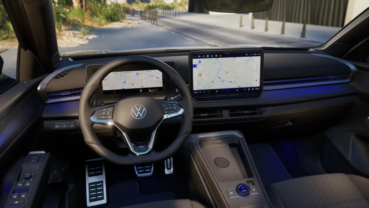 R-Line Edition | 'App-Connect' draadloze smartphone integratie | 30,5 cm display met 2D en 3D weergave | Achterklep, elektrisch, met sensorgestuurde opening (Easy Open)