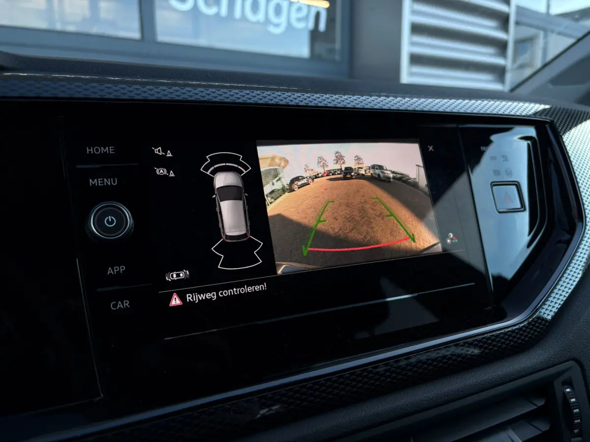 Life Edition | 'App-Connect' smartphone integratie | Airconditioning automatisch (Climatronic), 2-zone | Buitenspiegels elektrisch instel- verwarm- en inklapbaar