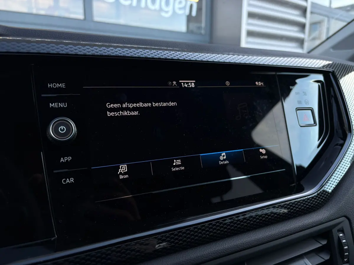 Life Edition | 'App-Connect' smartphone integratie | Airconditioning automatisch (Climatronic), 2-zone | Buitenspiegels elektrisch instel- verwarm- en inklapbaar