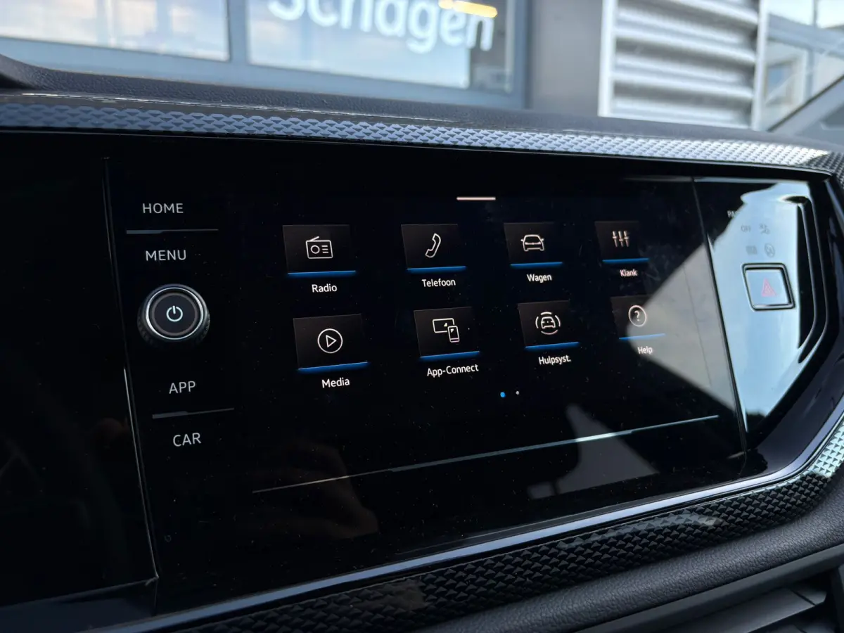 Life Edition | 'App-Connect' smartphone integratie | Airconditioning automatisch (Climatronic), 2-zone | Buitenspiegels elektrisch instel- verwarm- en inklapbaar