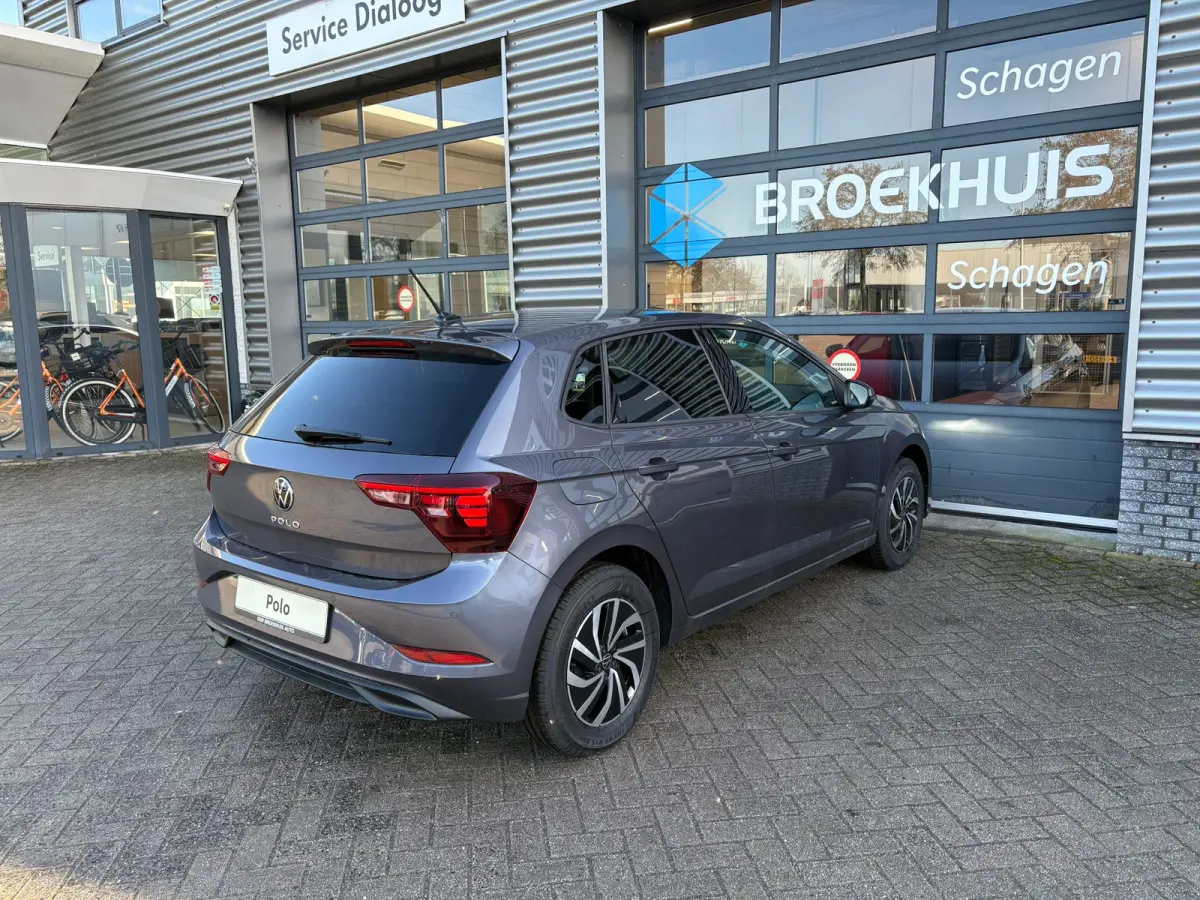 Life Edition | 'App-Connect' smartphone integratie | Airconditioning automatisch (Climatronic), 2-zone | Buitenspiegels elektrisch instel- verwarm- en inklapbaar