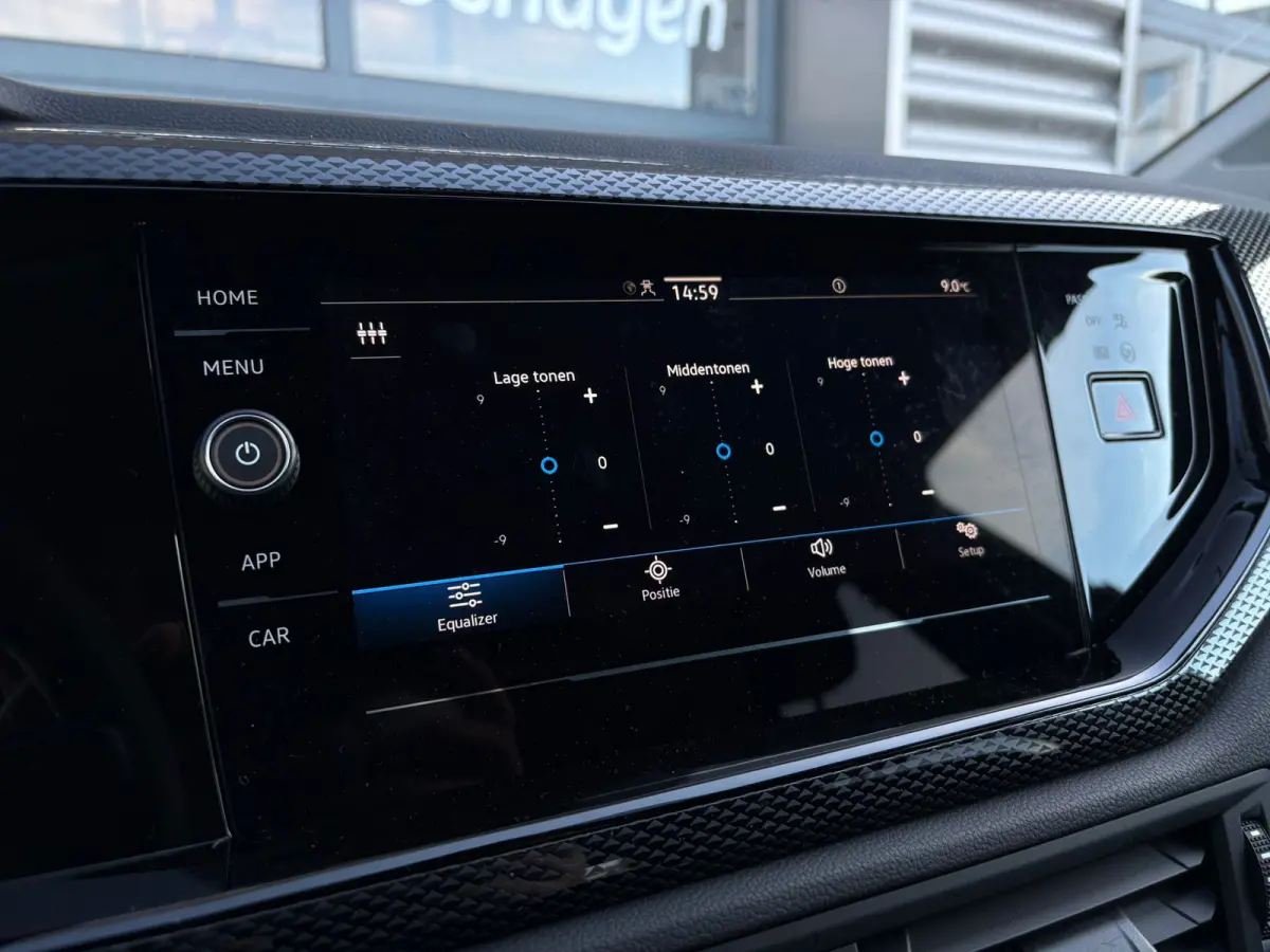 Life Edition | 'App-Connect' smartphone integratie | Airconditioning automatisch (Climatronic), 2-zone | Buitenspiegels elektrisch instel- verwarm- en inklapbaar