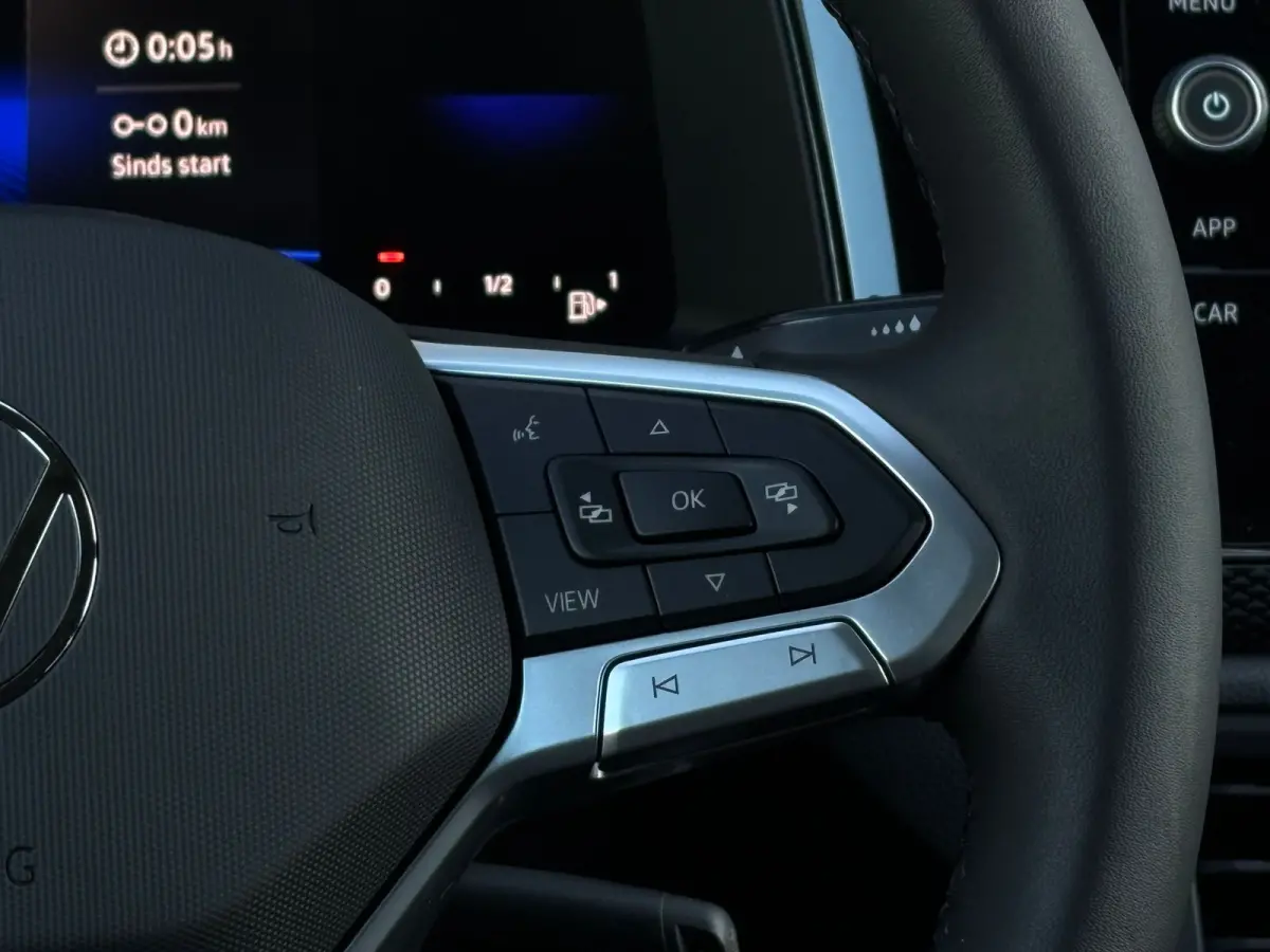 Life Edition | 'App-Connect' smartphone integratie | Airconditioning automatisch (Climatronic), 2-zone | Buitenspiegels elektrisch instel- verwarm- en inklapbaar