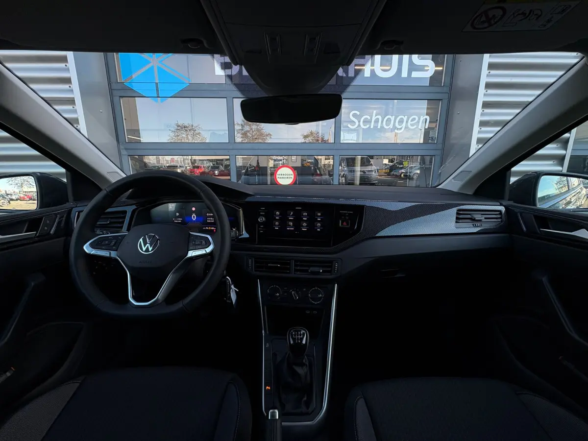 Life Edition | 'App-Connect' smartphone integratie | Airconditioning automatisch (Climatronic), 2-zone | Buitenspiegels elektrisch instel- verwarm- en inklapbaar