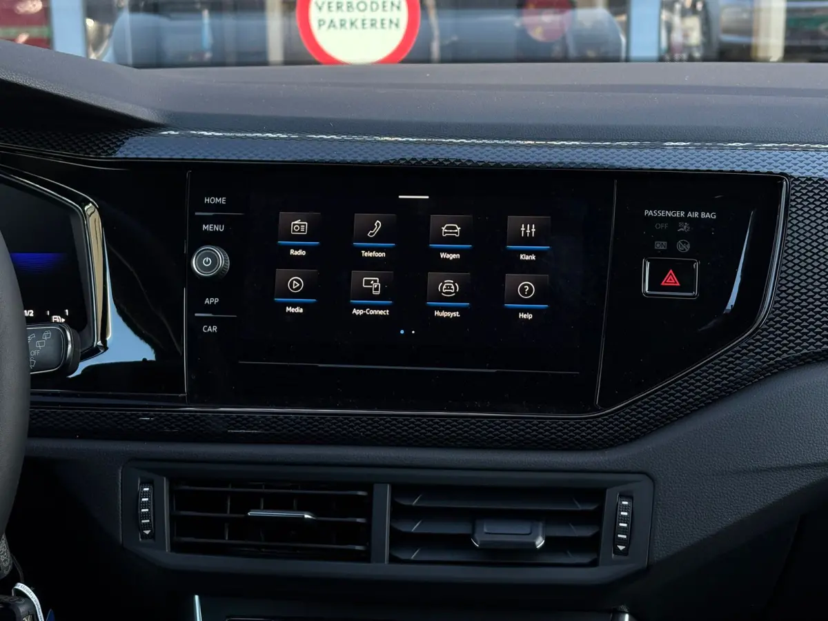 Life Edition | 'App-Connect' smartphone integratie | Airconditioning automatisch (Climatronic), 2-zone | Buitenspiegels elektrisch instel- verwarm- en inklapbaar