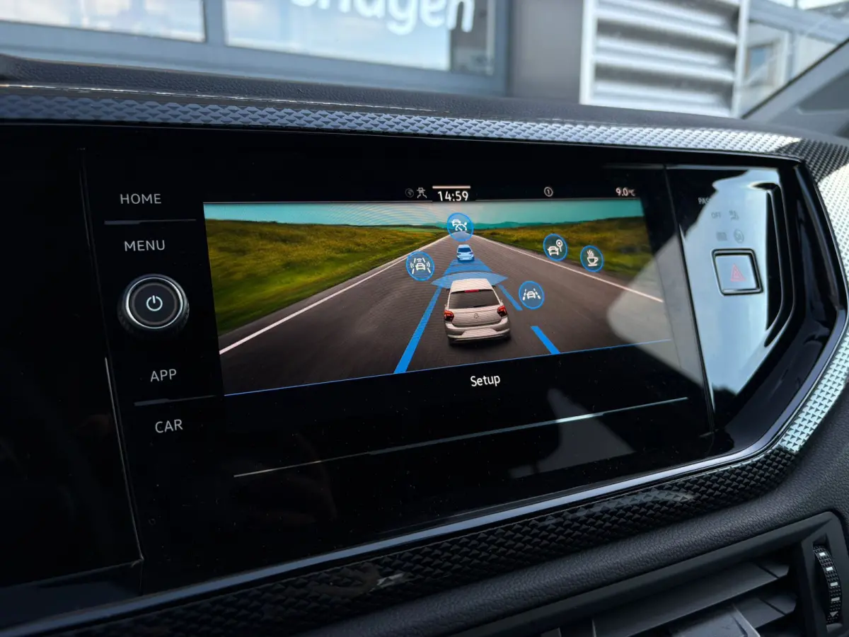 Life Edition | 'App-Connect' smartphone integratie | Airconditioning automatisch (Climatronic), 2-zone | Buitenspiegels elektrisch instel- verwarm- en inklapbaar