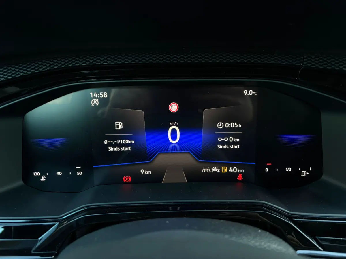 Life Edition | 'App-Connect' smartphone integratie | Airconditioning automatisch (Climatronic), 2-zone | Buitenspiegels elektrisch instel- verwarm- en inklapbaar