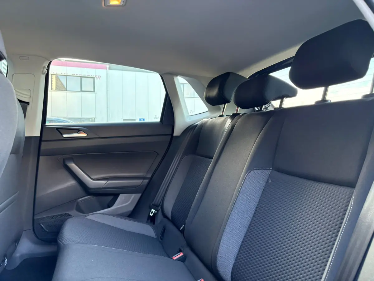 Life Edition | 'App-Connect' smartphone integratie | Airconditioning automatisch (Climatronic), 2-zone | Buitenspiegels elektrisch instel- verwarm- en inklapbaar
