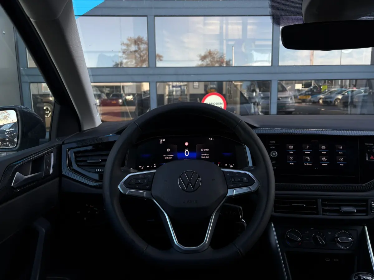 Life Edition | 'App-Connect' smartphone integratie | Airconditioning automatisch (Climatronic), 2-zone | Buitenspiegels elektrisch instel- verwarm- en inklapbaar
