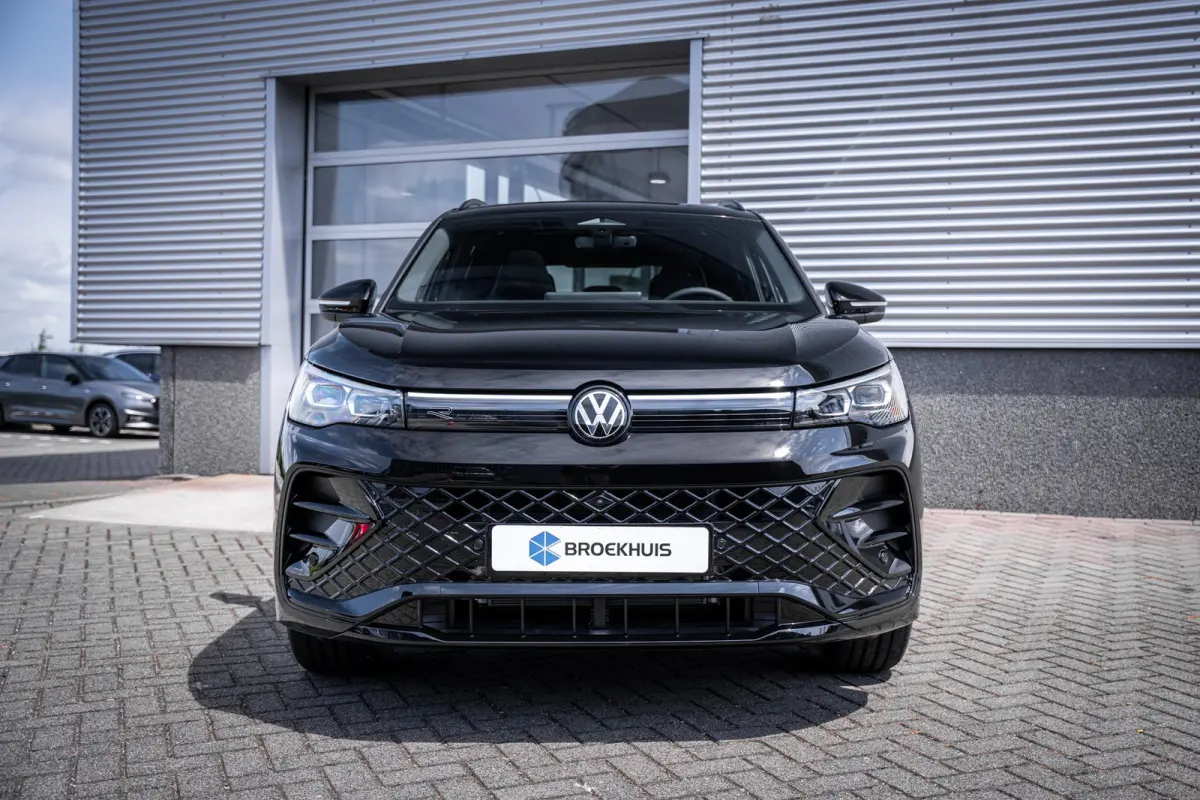 R-Line Edition - eHybrid | 'App-Connect' draadloze smartphone integratie | Automatische afstandsregeling (Adaptive Cruise Control) | Diefstalalarm