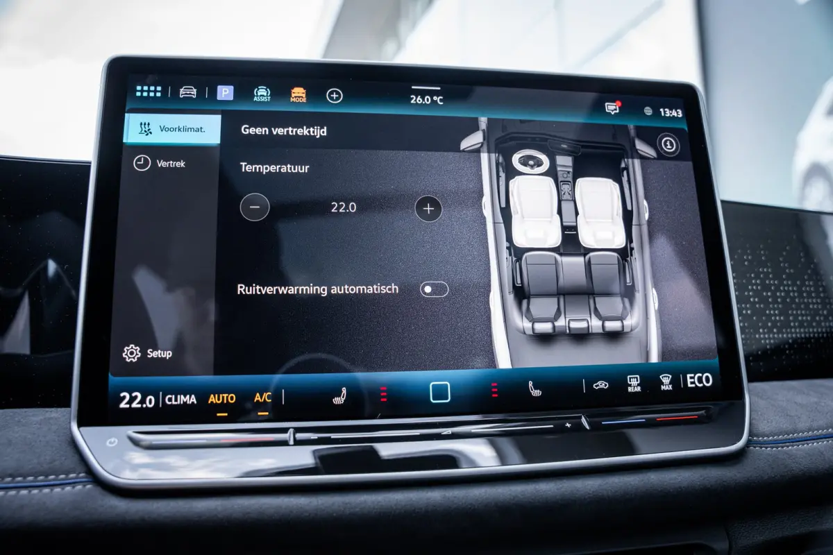 R-Line Edition - eHybrid | 'App-Connect' draadloze smartphone integratie | Automatische afstandsregeling (Adaptive Cruise Control) | Diefstalalarm