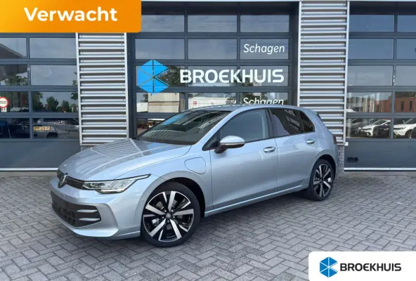 Life Edition eHybrid | 'App-Connect' draadloze smartphone integratie | Achterbank in ongelijke delen neerklapbaar incl. middenarmsteun en doorlaadmogelijkheid | Afstandscontrolesysteem (Fron