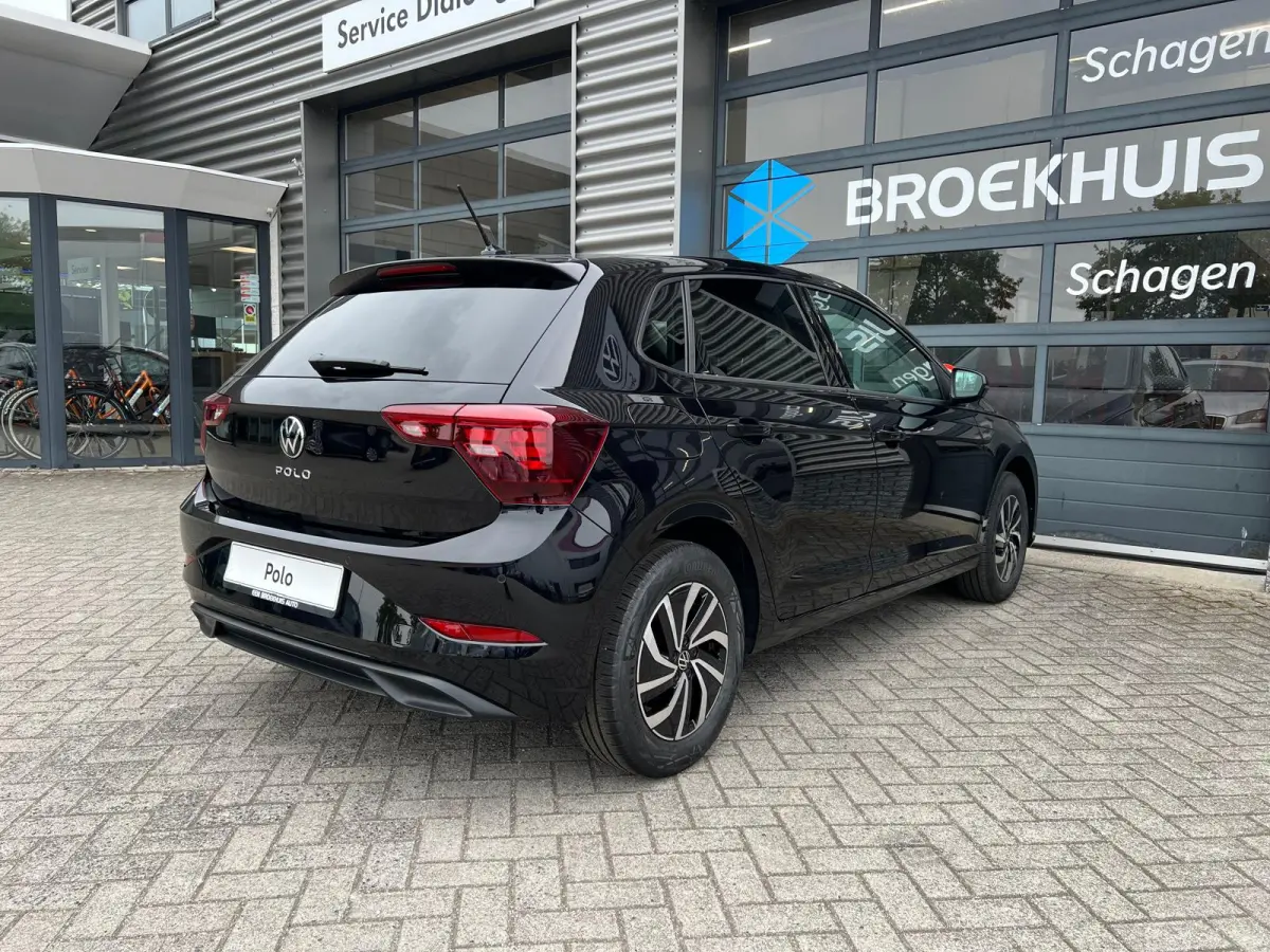 Life Edition | 'App-Connect' smartphone integratie | Airconditioning automatisch (Climatronic), 2-zone | Buitenspiegels elektrisch instel- verwarm- en inklapbaar