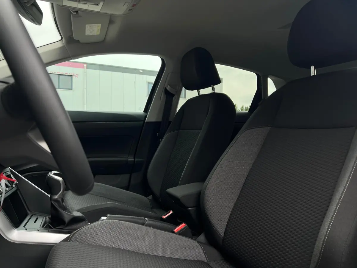 Life Edition | 'App-Connect' smartphone integratie | Airconditioning automatisch (Climatronic), 2-zone | Buitenspiegels elektrisch instel- verwarm- en inklapbaar