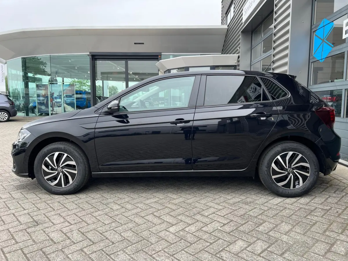 Life Edition | 'App-Connect' smartphone integratie | Airconditioning automatisch (Climatronic), 2-zone | Buitenspiegels elektrisch instel- verwarm- en inklapbaar