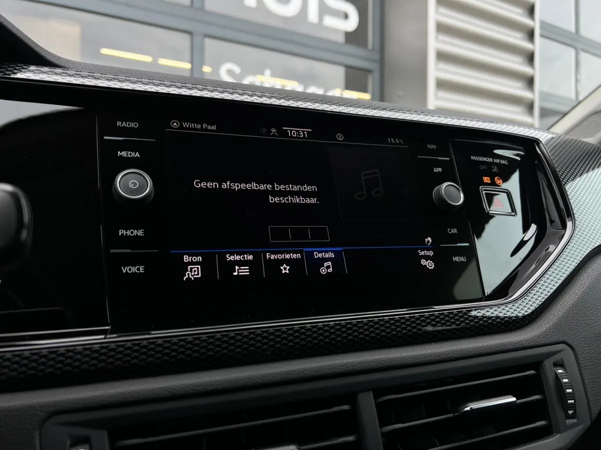 Life Edition | 'App-Connect' smartphone integratie | Airconditioning automatisch (Climatronic), 2-zone | Buitenspiegels elektrisch instel- verwarm- en inklapbaar