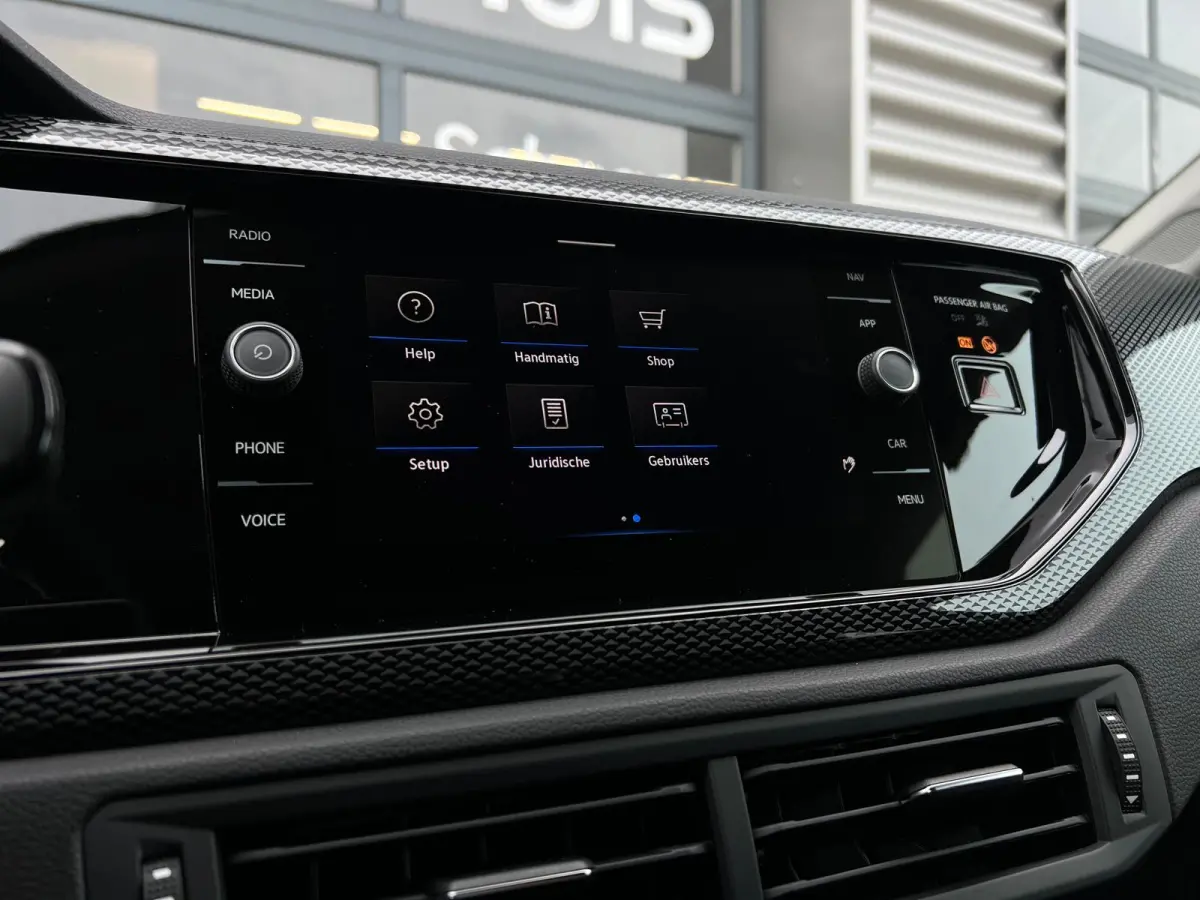 Life Edition | 'App-Connect' smartphone integratie | Airconditioning automatisch (Climatronic), 2-zone | Buitenspiegels elektrisch instel- verwarm- en inklapbaar
