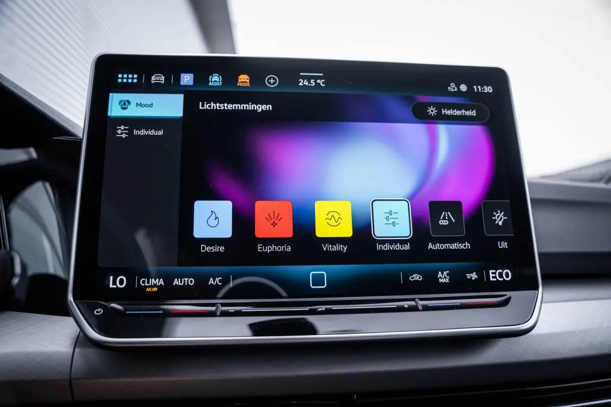 Life Edition eHybrid | 'App-Connect' draadloze smartphone integratie | Achterbank in ongelijke delen neerklapbaar incl. middenarmsteun en doorlaadmogelijkheid | Afstandscontrolesysteem (Fron